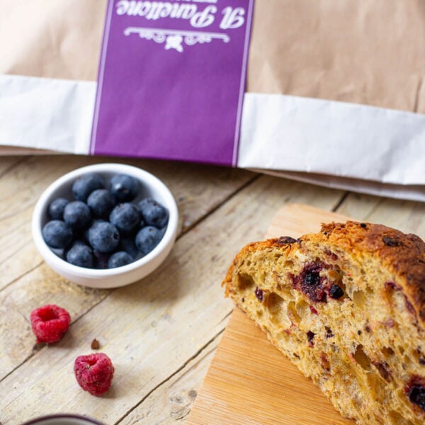 Panettone met Witte Chocolade en Bosvruchten 1 kg - Infermentum - Pre-Order - Afbeelding 4